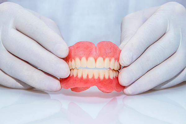 Temporary Dentures? What Happens During Denture Repair?