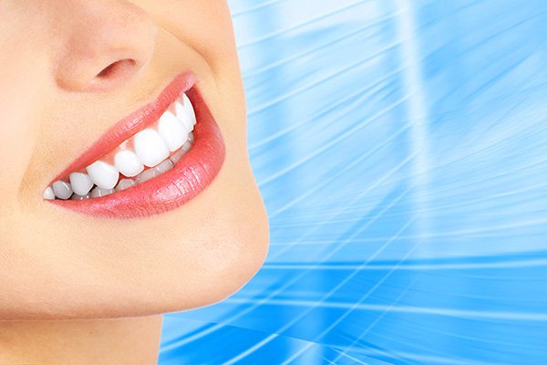 How A Smile Makeover Treatment Can Improve Your Appearance